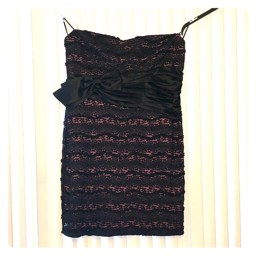 Strapless formal dress